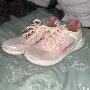 Nike Freeruns woman’s 7.5